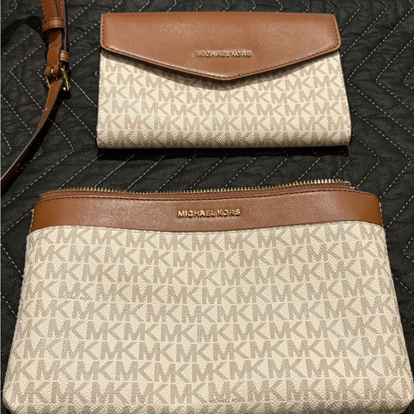 Michael Kors 3 in 1 Tote - Picture 8 of 16